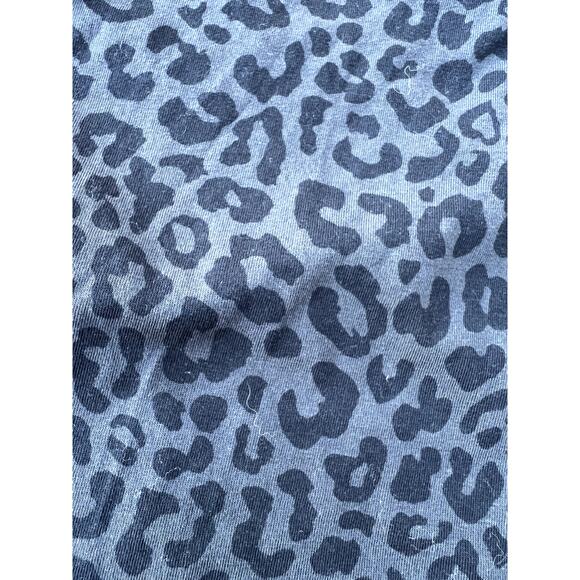 Nike long sleeve crewneck animal print T-shirt, women's M - Picture 3 of 5